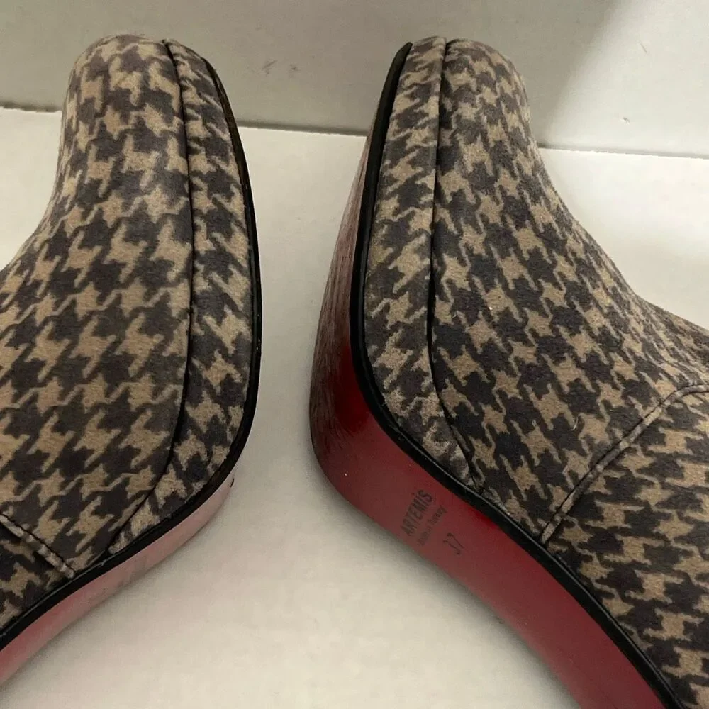 Artemis Women's Black Brown Houndstooth Pull-On Back Zip Ankle Bootie Size 37‎